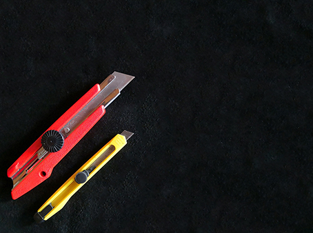 Messer auf Leder